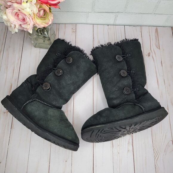 UGG Shoes - UGG Black Sheepskin Winter Boots